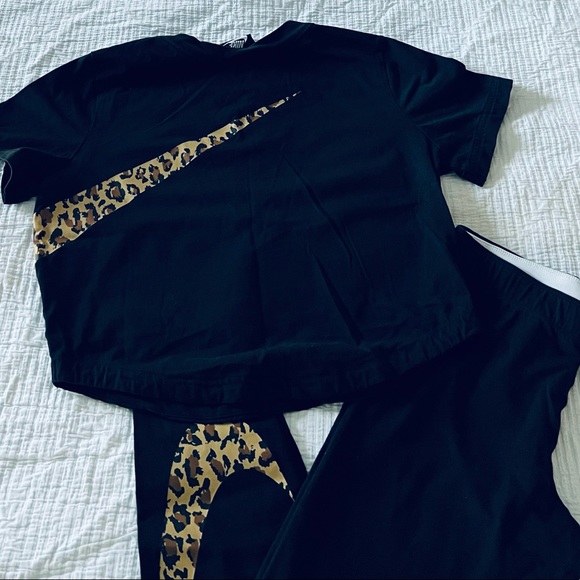 Nike Top and Leggings Set - Picture 2 of 4